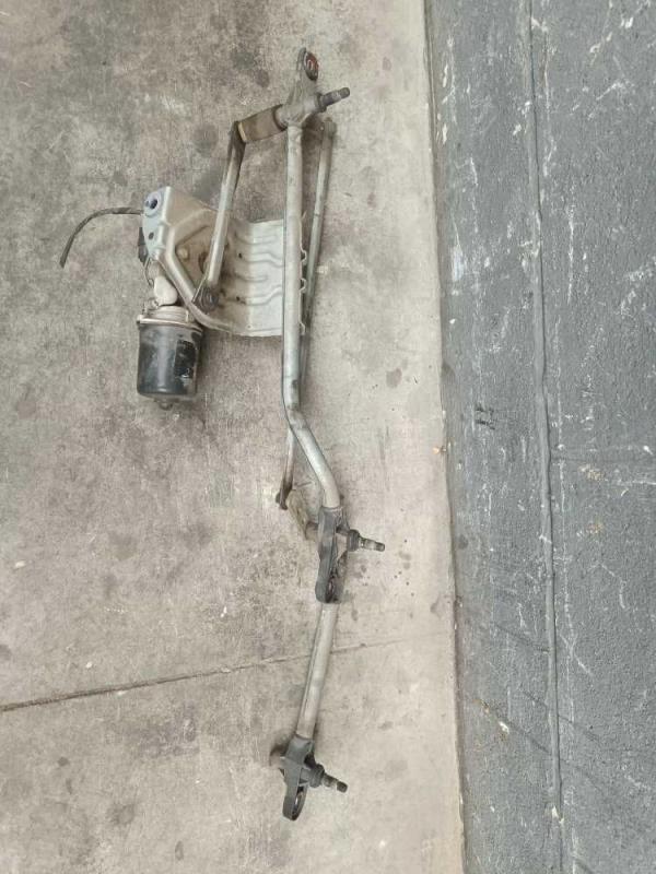 MOTEUR D ESSUIE GLACE - Vue 1